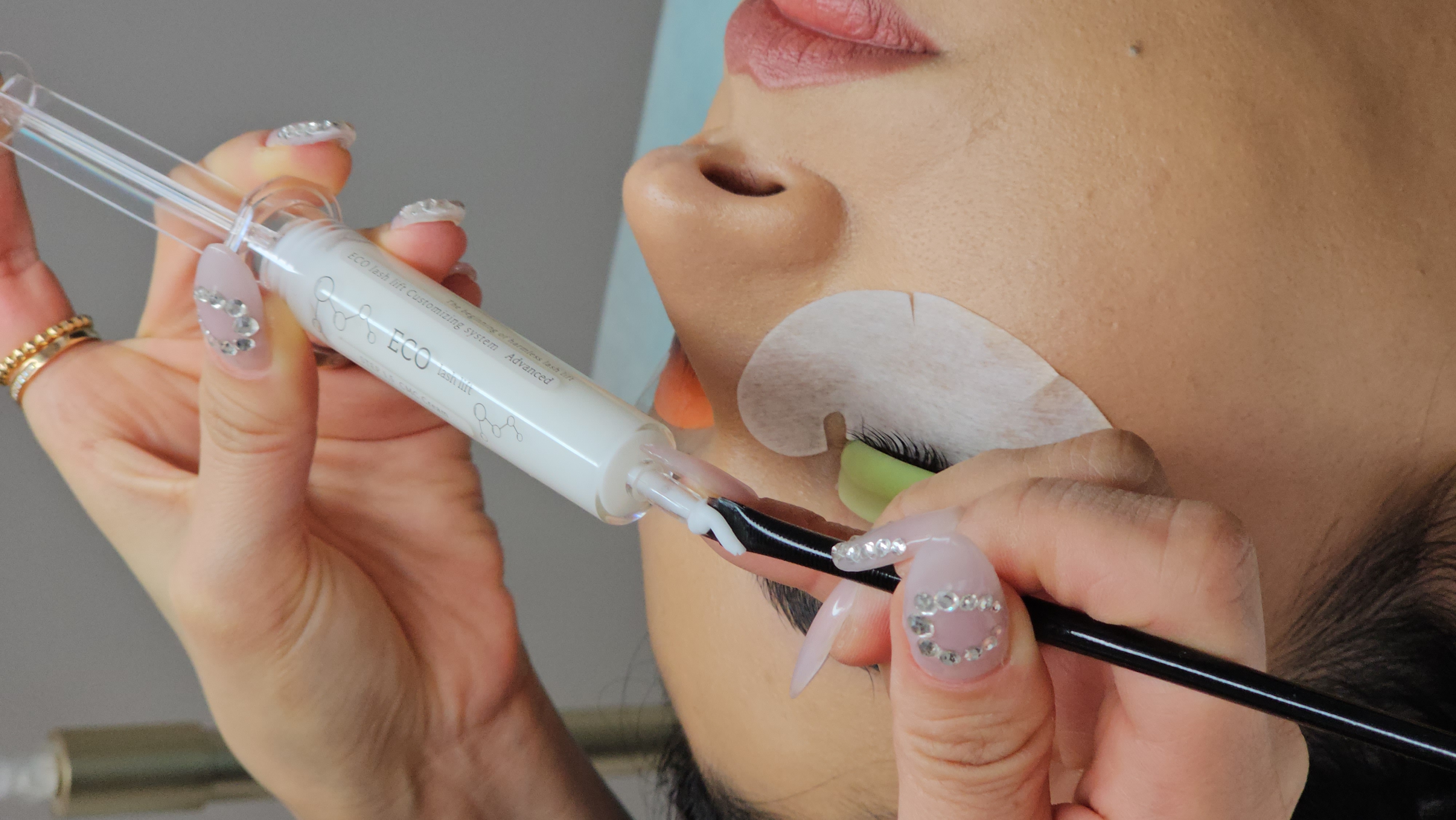 Eco Lash Lift application